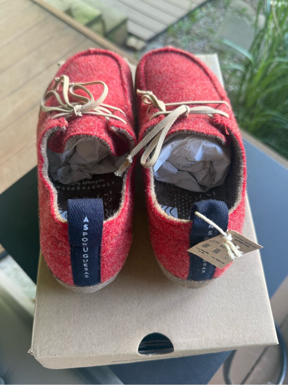 Artisanal Red Felt Clog Sneakers - ASPORTUGUESAS - Picture 3 of 8